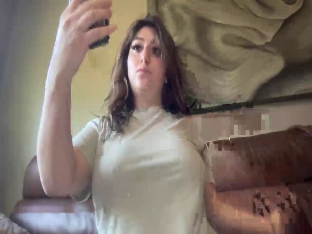 Live sex webcam photo for NaughtiBunn1 #271581327