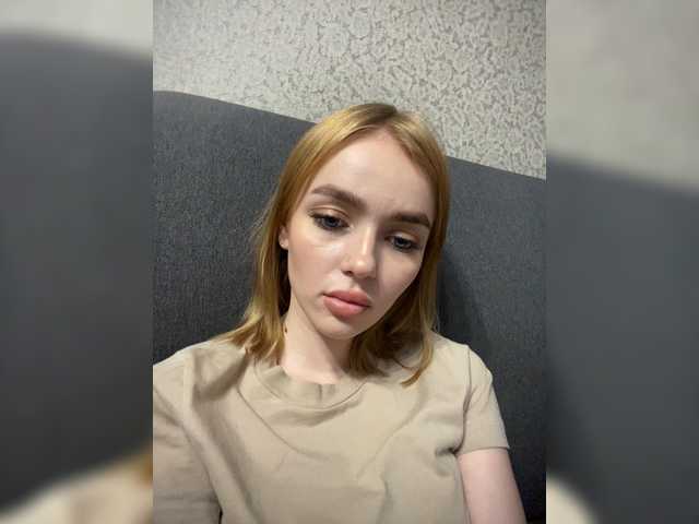 Live sex webcam photo for Angelina888-8 #271581651