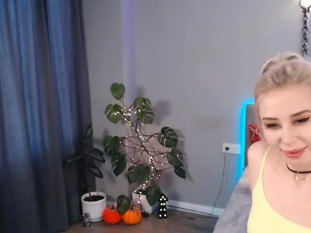 Live sex webcam photo for PrettyKara #271591350