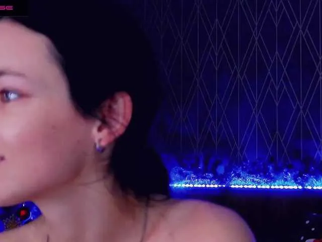 Live sex webcam photo for KariNeal #271594355