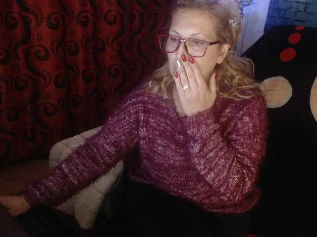 Live sex webcam photo for DivineBlond #287956791