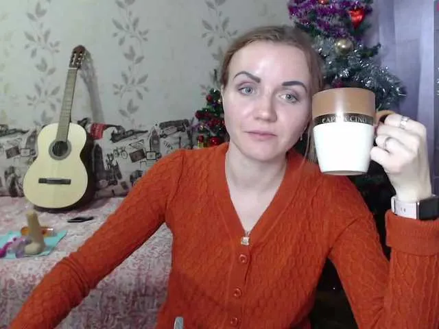 Live sex webcam photo for Alenushka888 #271597863