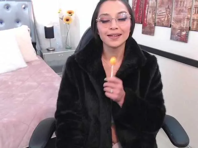 Live sex webcam photo for yvonnemarrie #271588256