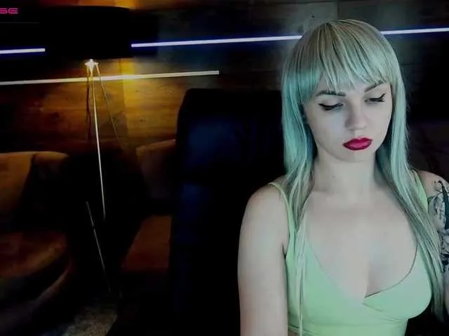 Live sex webcam photo for SkyEyesss #271598488