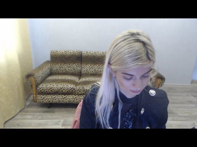 Live sex webcam photo for SexyBeatriice #271592466