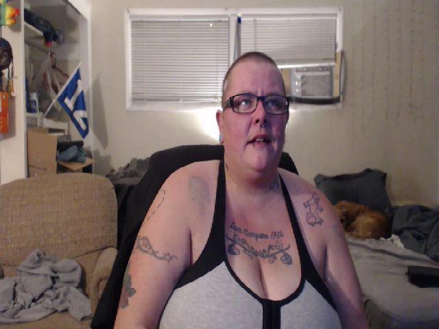 Live sex webcam photo for PunkChick420 #271592833