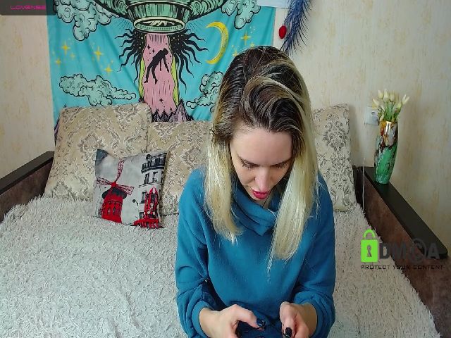 Live sex webcam photo for Gloria_woo #271599472