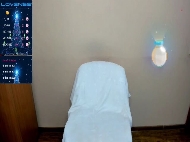 Live sex webcam photo for SarahSmiths #271592486