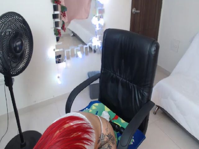 Live sex webcam photo for MILF_karol #271601725