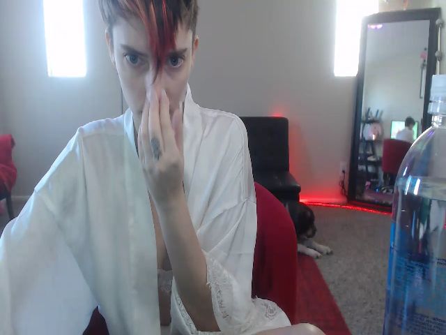 Live sex webcam photo for MollyMeowz #271599774