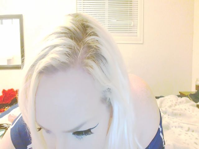 Live sex webcam photo for bustyblonder #271589540