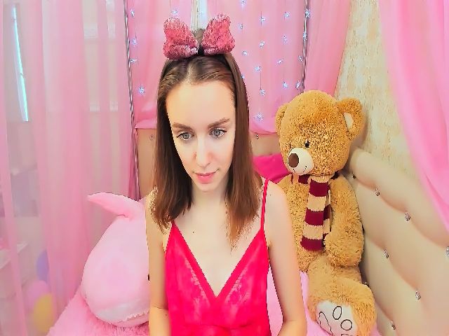 Live sex webcam photo for LIL_MAYA #271592295