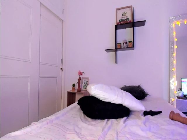 Live sex webcam photo for AngellyClark #271590443
