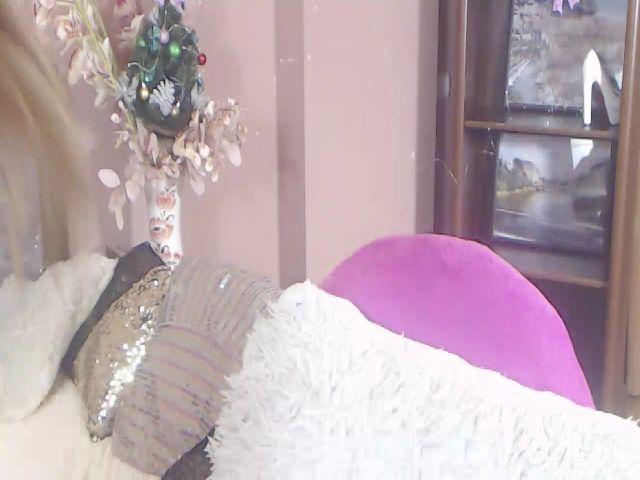 Live sex webcam photo for Kelly7B #271596747