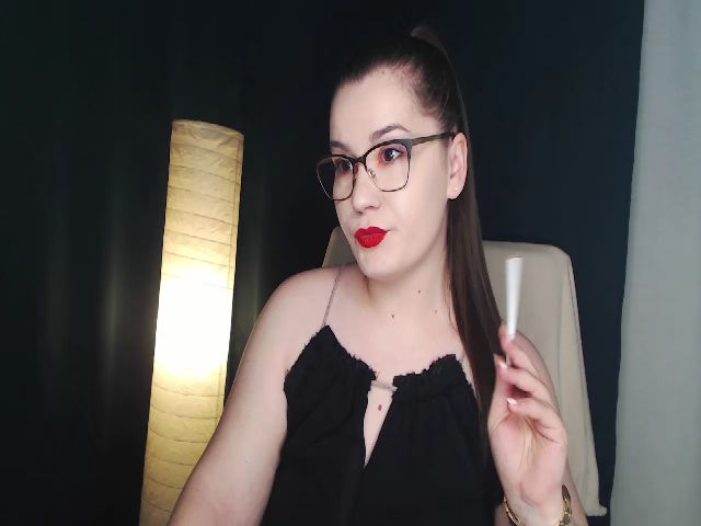 Live sex webcam photo for EveGoddes #271599400