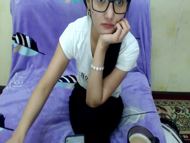 Live sex webcam photo for Maki__ #271596495