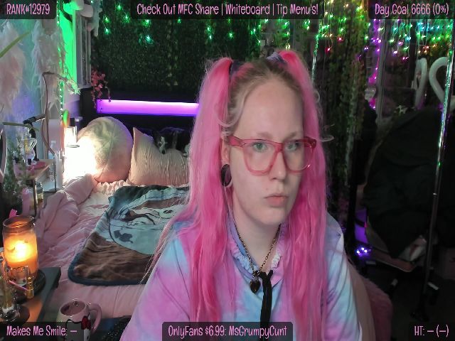 Live sex webcam photo for MsGrumpyCunt #271601737
