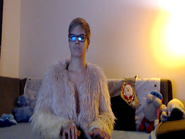 Live sex webcam photo for IamMiky #271601019