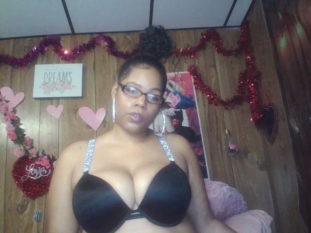 Live sex webcam photo for Pinkrackz100 #271595452