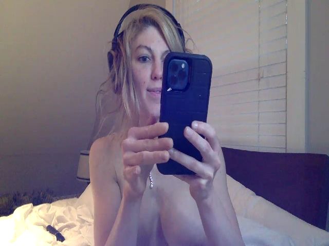 Live sex webcam photo for RavenRubyRose #271600171