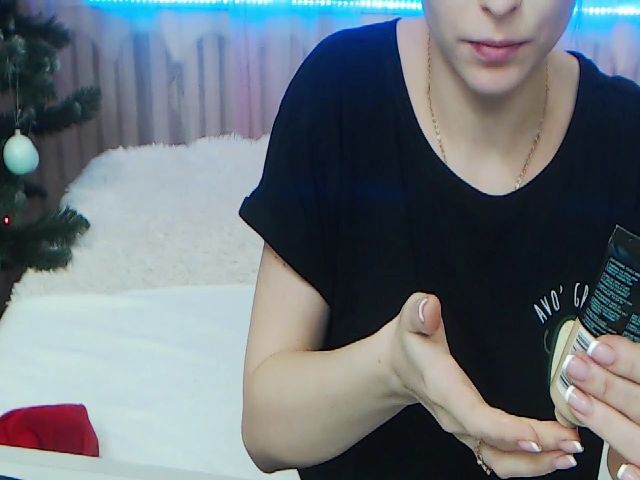 Live sex webcam photo for StarXLove #271593367