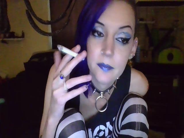 Live sex webcam photo for Lunaoddwitch #271600097