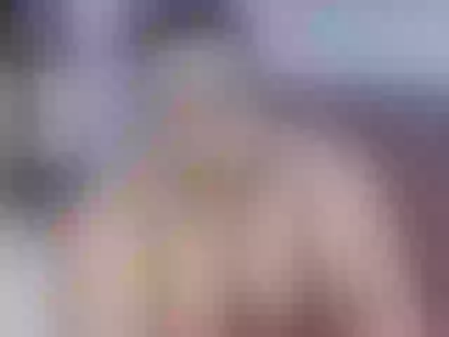 Live sex webcam photo for lily-hot18 #271591839