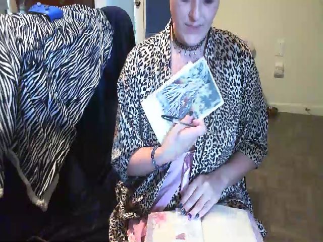 Live sex webcam photo for StarryGoddess #271599516