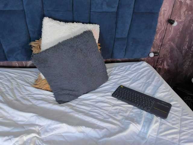 Live sex webcam photo for YarelySmith #271588104