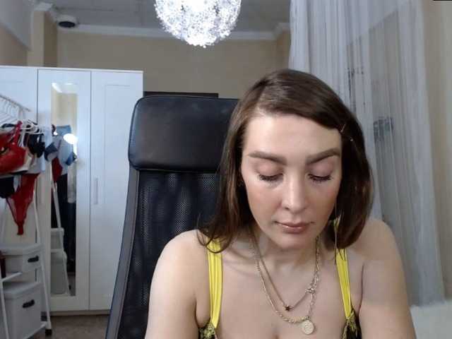 Live sex webcam photo for MilfRyhanne #271595037