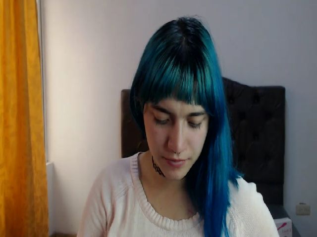 Live sex webcam photo for Carolinforbes #271600306