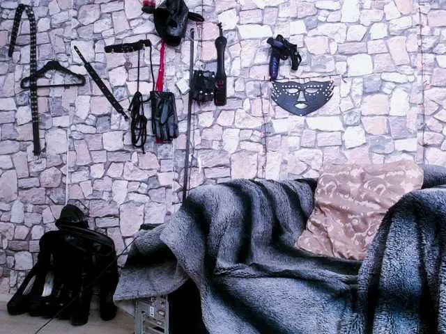 Live sex webcam photo for GoddessShae #271599118