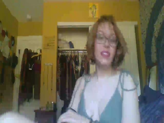 Live sex webcam photo for SadeIneed #271600021