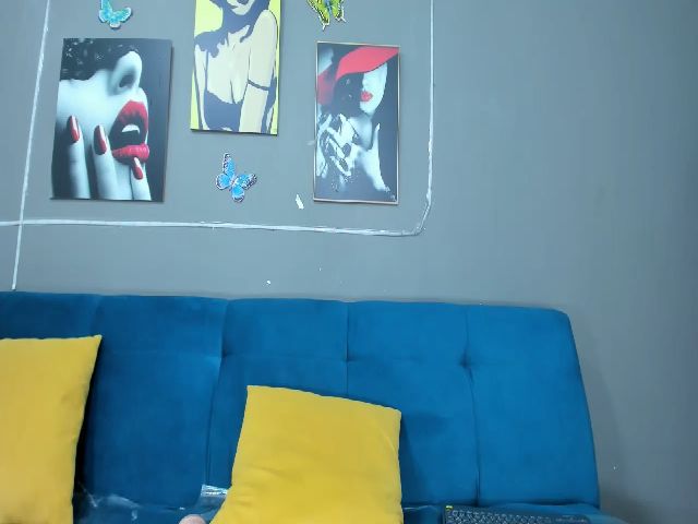 Live sex webcam photo for NikiFox1 #271588475