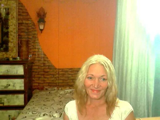 Live sex webcam photo for LizSage #271598256