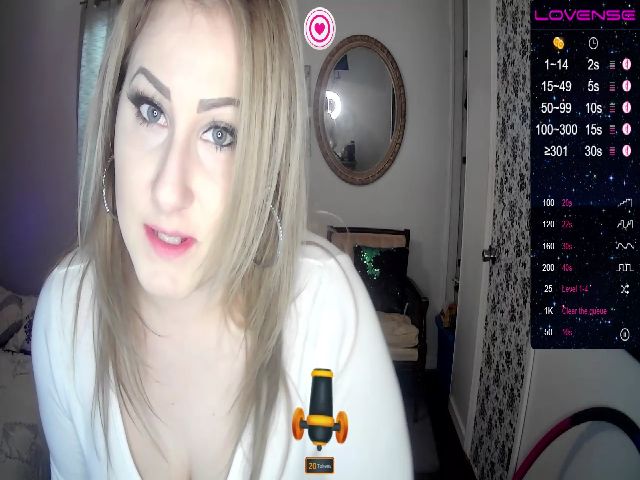 Live sex webcam photo for SunshineAber #271596928