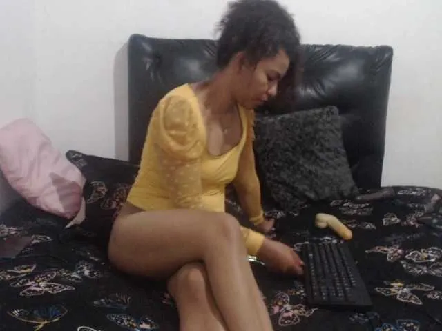 Live sex webcam photo for elleinx #271595062