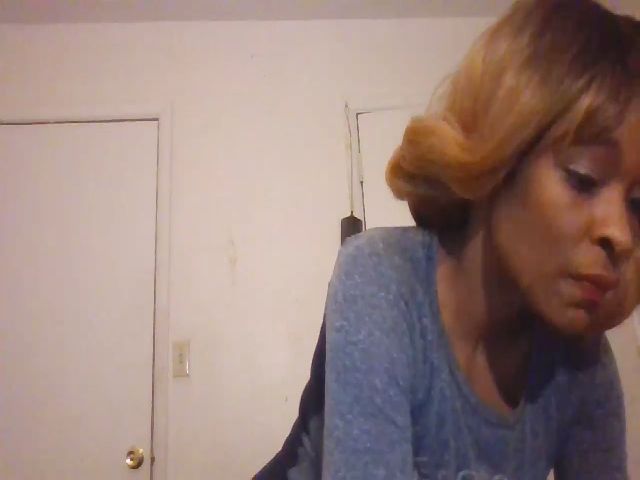 Live sex webcam photo for JmarieJ #271590655