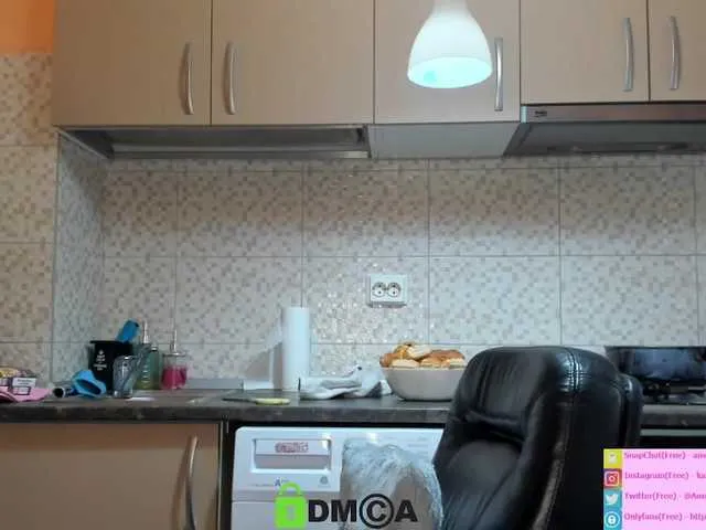 Live sex webcam photo for karo131324 #271594183