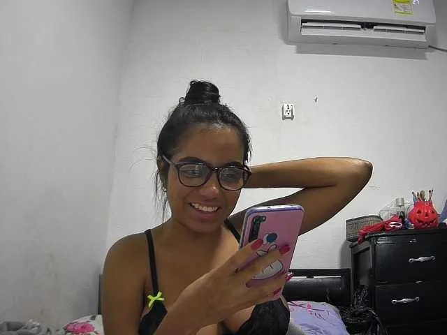 Live sex webcam photo for maite2020 #271588135