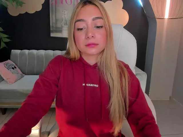 Live sex webcam photo for JessieDaniels #271612645