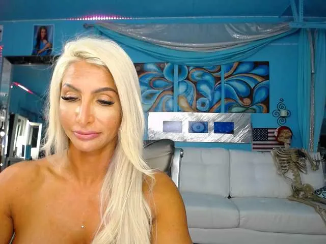 Live sex webcam photo for adrianna_fox #287953285