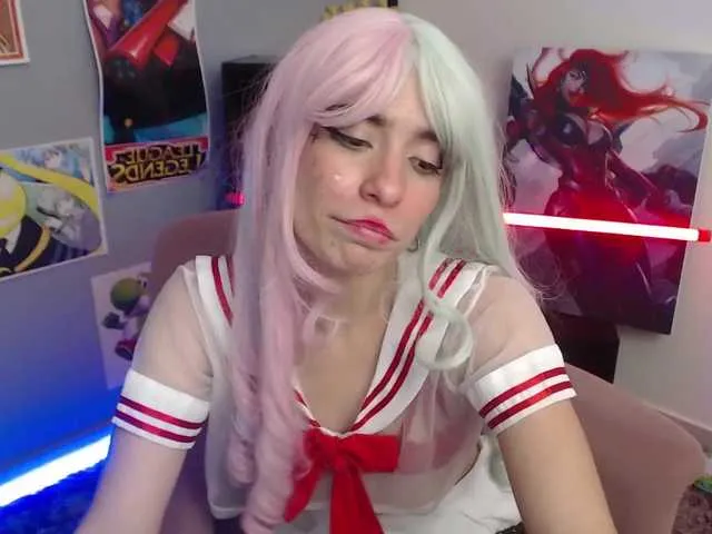 Live sex webcam photo for AlieJones #271606562