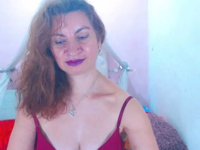 Live sex webcam photo for AliceMiller13 #271612385