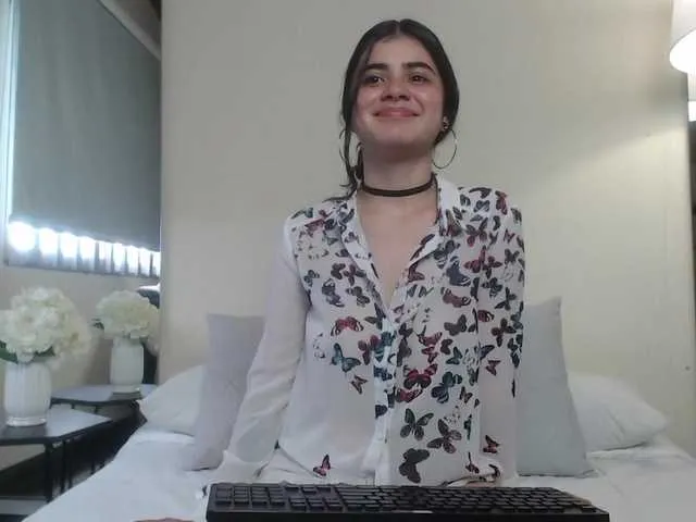 Live sex webcam photo for DashaRodri #271611983