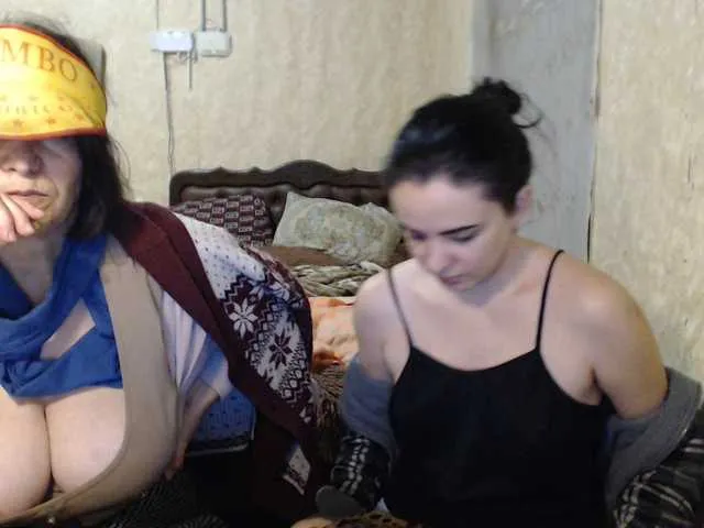 Live sex webcam photo for Katernia48 #271611400