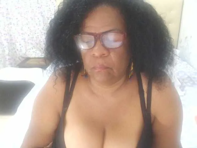 Live sex webcam photo for Yayisblack #271606248