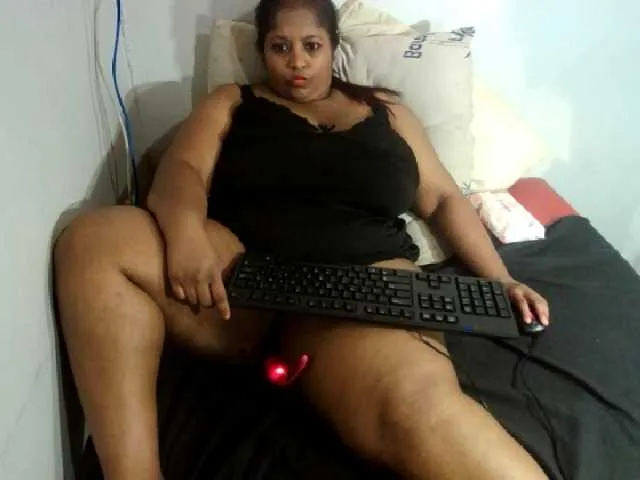 Live sex webcam photo for Indiantasha #287986269