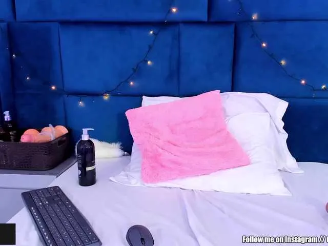 Live sex webcam photo for CamilaGomez #271603279