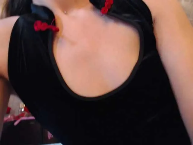 Live sex webcam photo for ShowMGO #271606428
